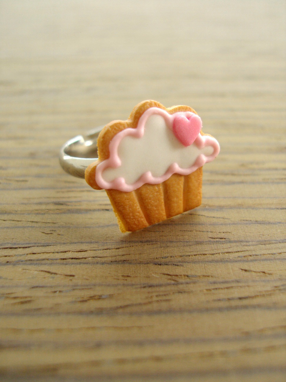 Cupcake Cookie Ring - Pink Heart to the Right