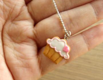 Cupcake Cookie Charm Bracelet - Pink Heart to the Right